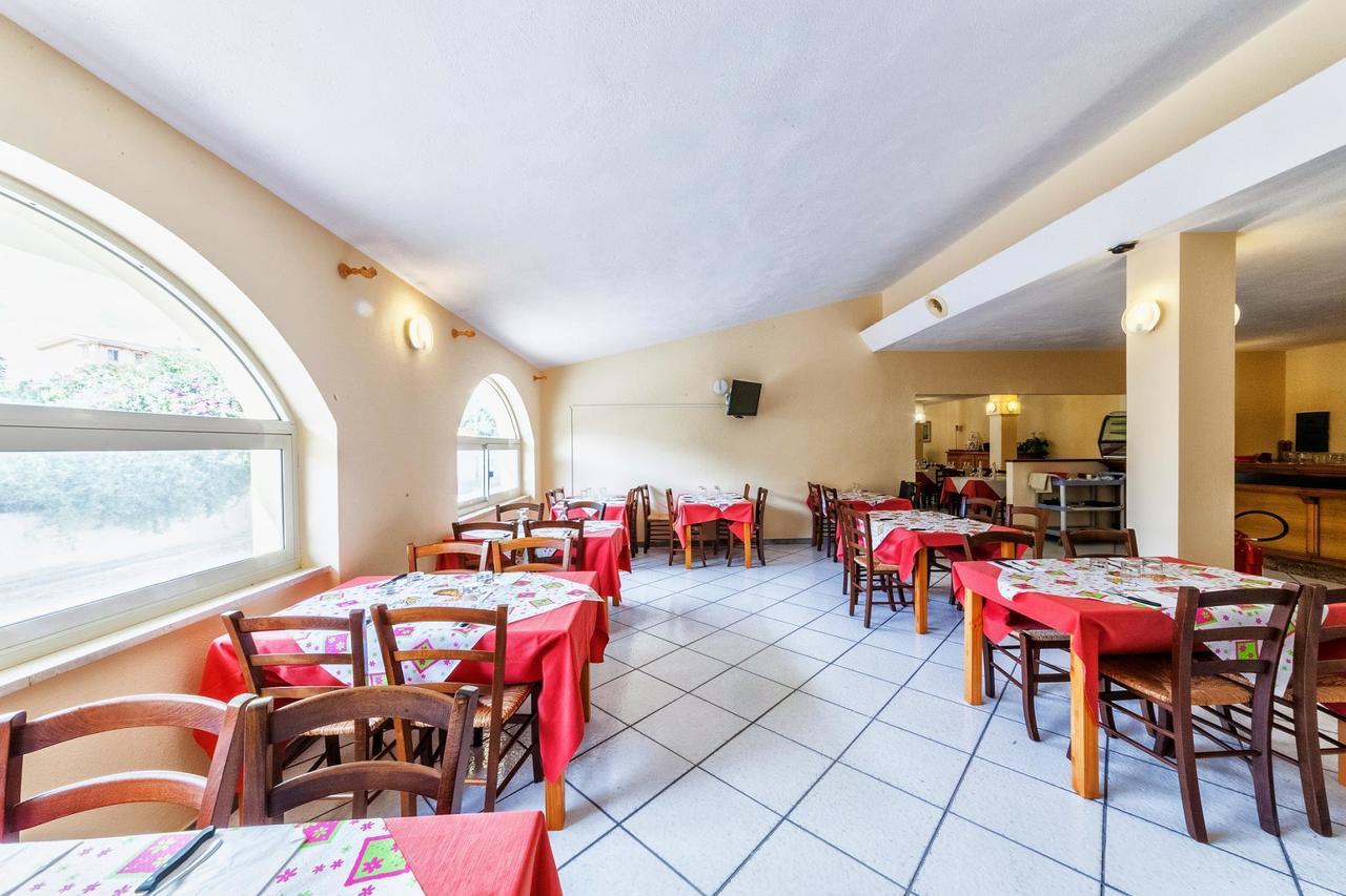 Hotel Dori D'Oro Orosei Buitenkant foto