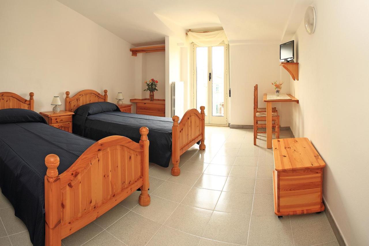 Hotel Dori D'Oro Orosei Buitenkant foto